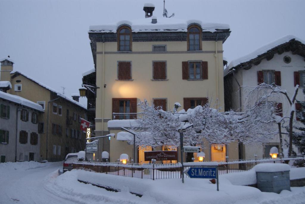 Albergo Piz Cam Vicosoprano Bagian luar foto