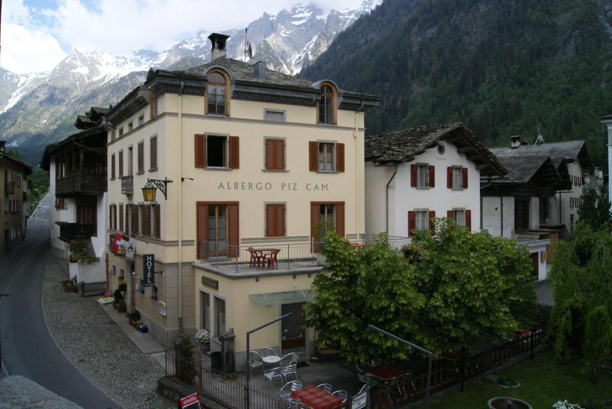 Albergo Piz Cam Vicosoprano Bagian luar foto