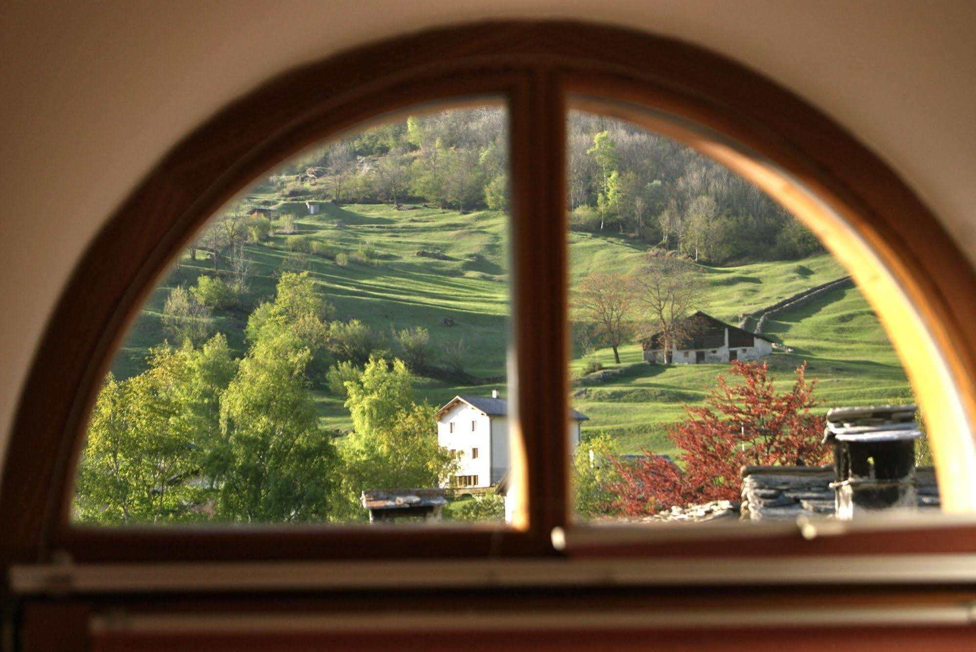 Albergo Piz Cam Vicosoprano Bagian luar foto