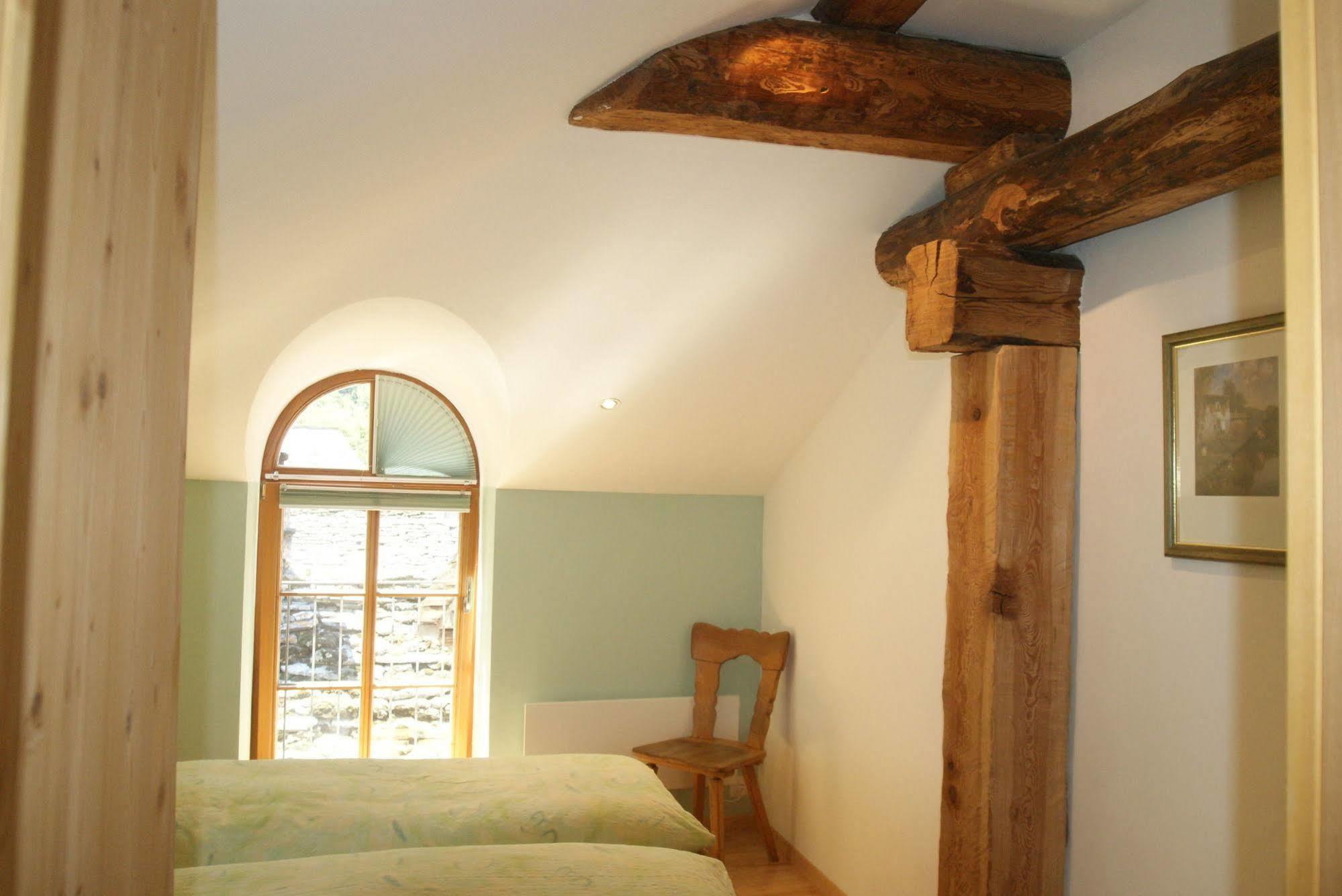 Albergo Piz Cam Vicosoprano Bagian luar foto